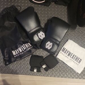Black Boxing Gloves Set